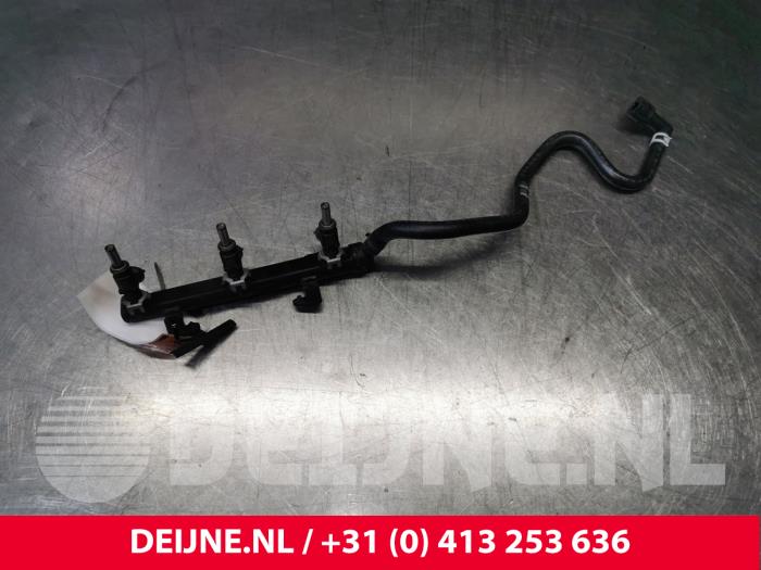 Volkswagen UP Fuel injector nozzle O174312
