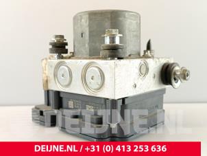 Renault Kangoo ABS pump O174335 photo 3