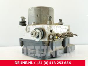Renault Kangoo ABS pump O174335 photo 2