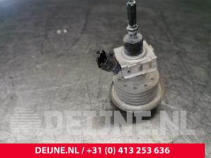 Gebruikte Adblue injector Mercedes Sprinter 3,5t (906.63) 319 CDI,BlueTEC V6 24V Prijs € 60,50 Inclusief btw aangeboden door van Deijne Onderdelen Uden B.V.