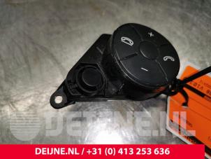 Mercedes Sprinter Schakelaar stuurbediening O174484 foto 2