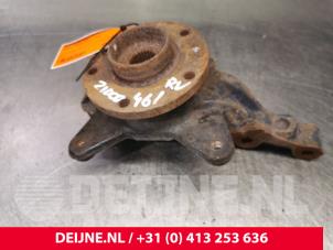 Gebruikte Fusee rechts-voor Renault Kangoo Express (FW) 1.5 dCi 105 FAP Prijs € 60,50 Inclusief btw aangeboden door van Deijne Onderdelen Uden B.V.