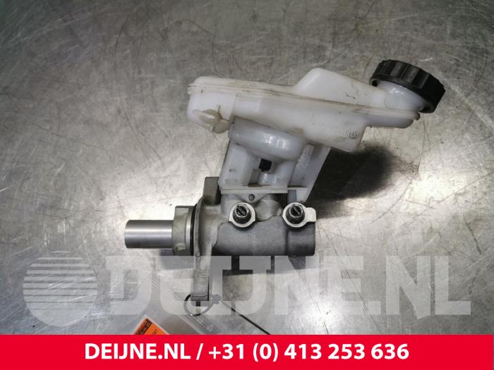 Toyota Pro-Ace City Master cylinder O174887