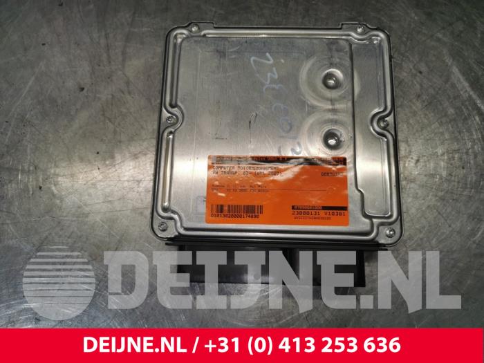 Gebruikte Computer Motormanagement Volkswagen Multivan T5 (7E/7HC/7HF/7HM) 2.5 TDi Prijs € 272,25 Inclusief btw aangeboden door van Deijne Onderdelen Uden B.V.