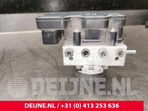Toyota Pro-Ace City ABS Pumpe O174895 foto 3