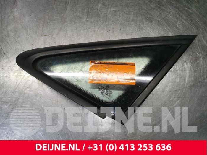 Volkswagen Caddy Driehoeks Ruit links-voor O174963