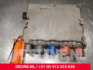 Tesla Model S Spannungsstabilisator O175226 foto 3