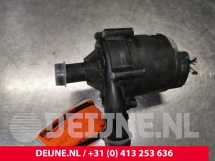 Tesla Model S Additional water pump O175303 photo 3