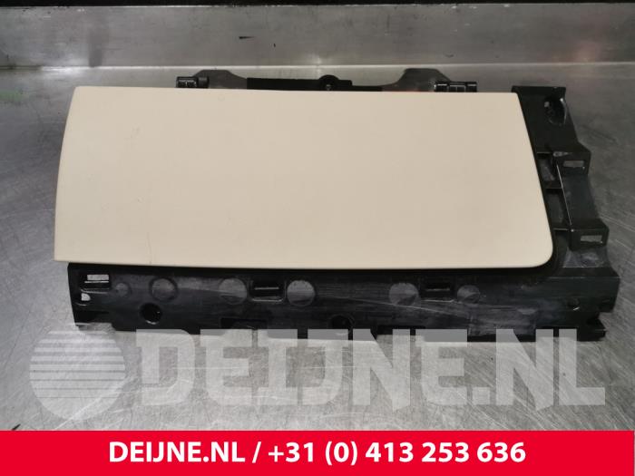 Tesla Model S Dashboardkastje O175374