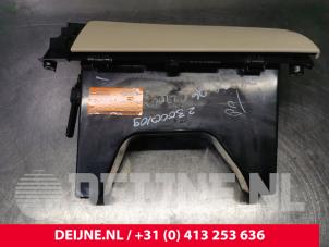 Tesla Model S Handschuhfach O175374 foto 2
