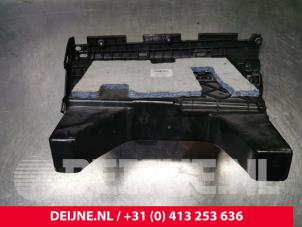 Tesla Model S Handschuhfach O175374 foto 3