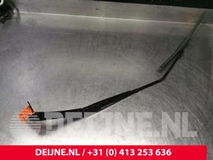 Tesla Model S Front wiper arm O175384 photo 2
