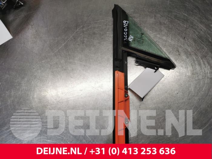 Tesla Model S Quarter light, front right O175398