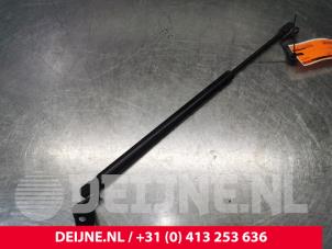 Tesla Model S Gasdämpfer Motorhaube links O175402 foto 2