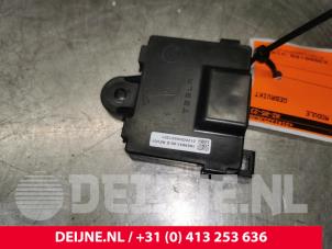 Tesla Model S Centrale Deurvergrendelings Module O175404 foto 2