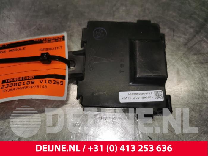 Tesla Model S Zentralverriegelung Modul O175405