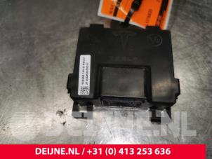 Tesla Model S Zentralverriegelung Modul O175405 foto 2