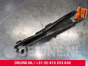 Volvo V60 Lower wishbone, rear right O175480 photo 3