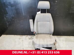 Gebruikte Voorstoel links Volkswagen Caddy Combi III (2KB,2KJ) Prijs € 211,75 Inclusief btw aangeboden door van Deijne Onderdelen Uden B.V.