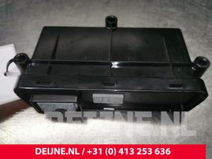 Tesla Model S Handrem Module O175583 foto 3