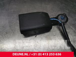 Tesla Model S Rear seatbelt buckle, right O175635 photo 2