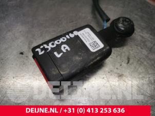 Tesla Model S Sicherheitsgurt Schließe links hinten O175636 foto 2