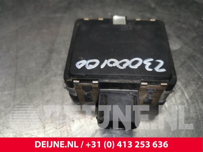 Tesla Model S Radar sensor O175643