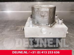 Gebruikte ABS Pomp Tesla Model S 85D Prijs € 211,75 Inclusief btw aangeboden door van Deijne Onderdelen Uden B.V.