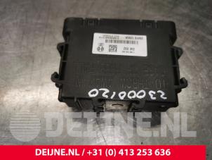 Gebruikte Dode hoek sensor Renault Master III (MA/MB/MC/MD/MH/MF/MG/MH) 2.3 dCi 135 16V FWD Prijs € 151,25 Inclusief btw aangeboden door van Deijne Onderdelen Uden B.V.