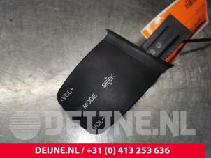 Ford Transit Radiobedienings paneel O176045 foto 3