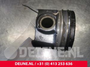 Toyota Pro-Ace Piston O176203 photo 2