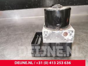 Volvo C30 ABS Pomp O176221 foto 3