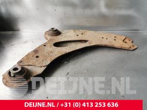 Opel Vivaro Front lower wishbone, right O176419 photo 2
