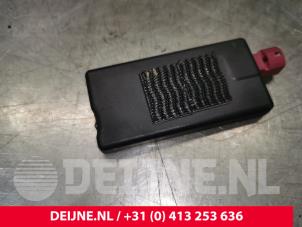 Tesla Model S Simkaart houder O176551 foto 3