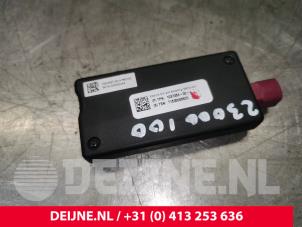 Tesla Model S Simkaart houder O176551 foto 2