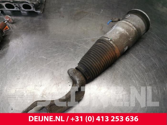 Tesla Model S Schokdemperpoot links-voor O176582