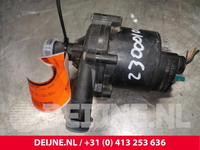 Tesla Model S Zusätzliche Wasserpumpe O176590