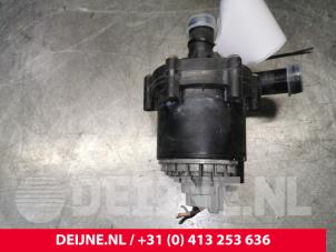Tesla Model S Additional water pump O176590 photo 3