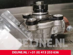 Volvo V70 Mechanical fuel pump O176740 photo 3