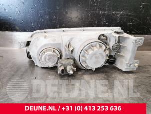 Hyundai H200 Headlight, right O176776 photo 3