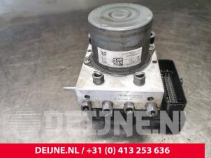 Peugeot Partner ABS pump O176868 photo 3