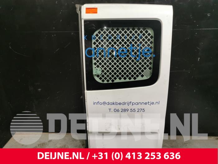 Opel Vivaro Minibus/van rear door O177028