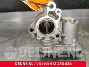 Renault Trafic EGR Klep O177048 foto 2