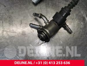Gebruikte Injector adblue Renault Trafic (1FL/2FL/3FL/4FL) 2.0 dCi 16V 170 Prijs € 90,75 Inclusief btw aangeboden door van Deijne Onderdelen Uden B.V.