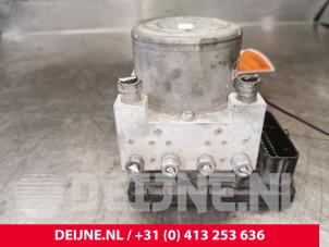 Renault Trafic ABS pump O177051 photo 2