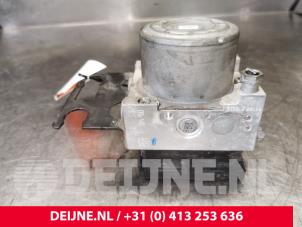 Renault Trafic ABS pump O177051 photo 3