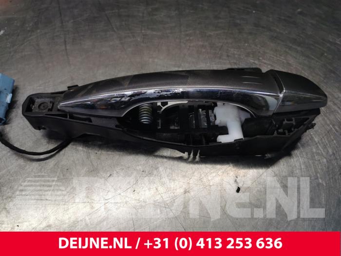 Toyota Pro-Ace Türgriff 2-türig rechts O177212