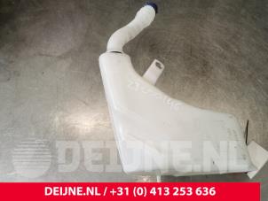 Iveco New Daily Scheibensprühertank vorne O177355 foto 2