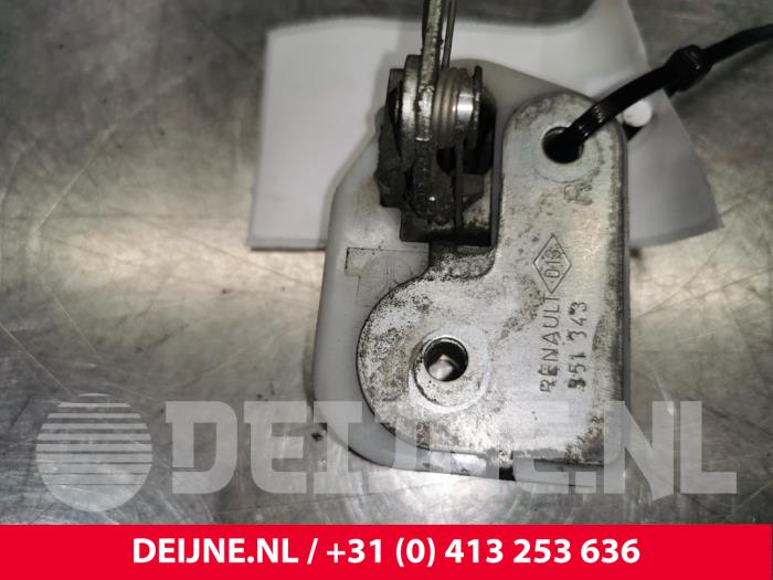 Renault Master Sliding door lock stop, right O177655