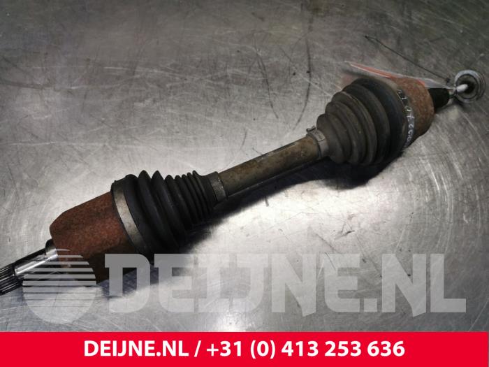 Volvo V40 Aandrijfas links-voor O178000